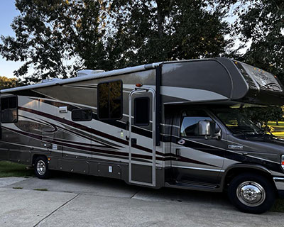 2013 Coachmen Leprechaun 319DS 2013 Coachmen Leprechaun 319DS